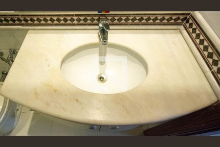 Casa para alugar com 372m², 5 quartos e 2 vagasBanheiro do Quarto 2