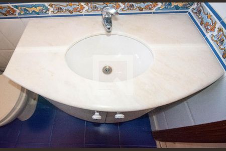 Casa para alugar com 372m², 5 quartos e 2 vagasBanheiro do Quarto 1