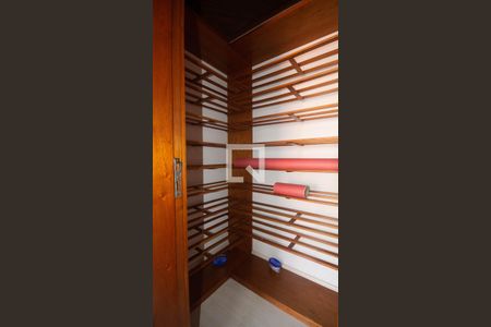 Casa para alugar com 372m², 5 quartos e 2 vagasArmário