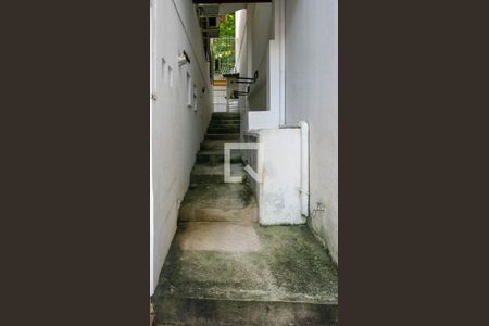 Casa para alugar com 372m², 5 quartos e 2 vagasescadas