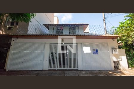 Casa para alugar com 372m², 5 quartos e 2 vagasFachada