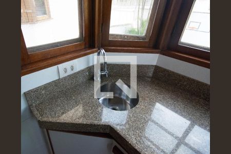 Casa para alugar com 372m², 5 quartos e 2 vagasCozinha