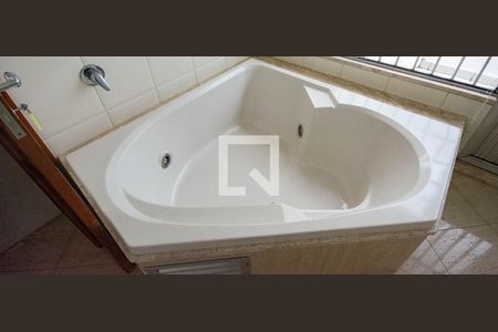 Casa para alugar com 372m², 5 quartos e 2 vagasBanheiro do Quarto 3