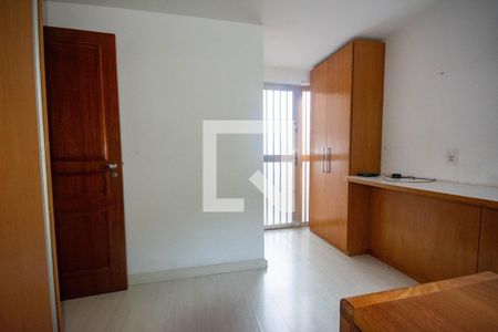 Casa para alugar com 372m², 5 quartos e 2 vagasEscritório