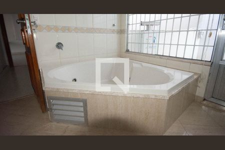 Casa para alugar com 372m², 5 quartos e 2 vagasBanheiro do Quarto 3