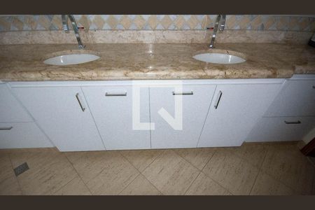 Casa para alugar com 372m², 5 quartos e 2 vagasBanheiro do Quarto 3