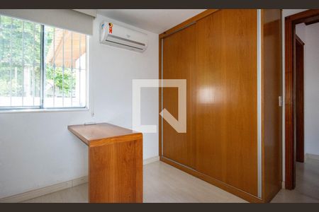 Casa para alugar com 372m², 5 quartos e 2 vagasEscritório