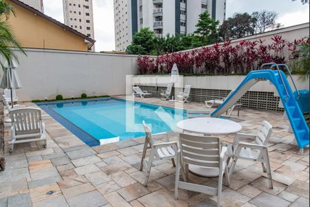 Apartamento à venda com 100m², 2 quartos e 2 vagas Apartamento à venda com 100m², 2 quartos e 2 vagasPiscina