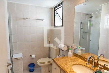 Apartamento à venda com 100m², 2 quartos e 2 vagas Apartamento à venda com 100m², 2 quartos e 2 vagasBanheiro da suíte