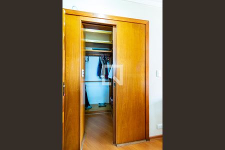 Apartamento à venda com 114m², 3 quartos e 1 vaga Apartamento à venda com 114m², 3 quartos e 1 vagaCloset