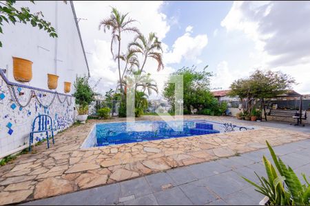 Casa à venda com 595m², 6 quartos e 4 vagasPiscina