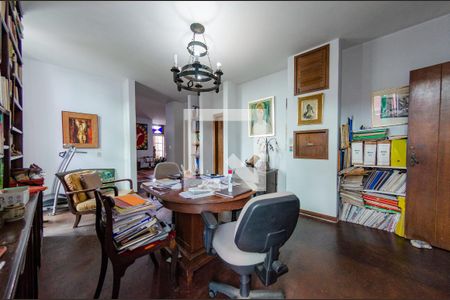 Casa à venda com 595m², 6 quartos e 4 vagasSala 5