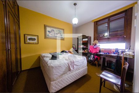 Casa à venda com 595m², 6 quartos e 4 vagasQuarto 6