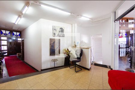 Casa à venda com 595m², 6 quartos e 4 vagasHall