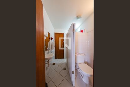 Casa à venda com 595m², 6 quartos e 4 vagasBanheiro 2