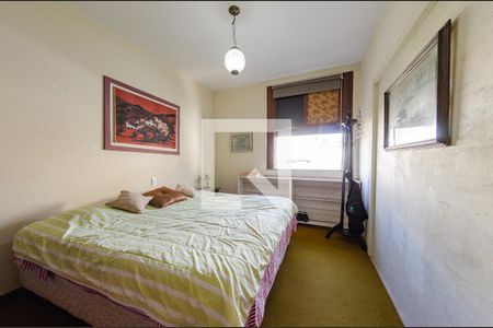 Casa à venda com 595m², 6 quartos e 4 vagasQuarto 2