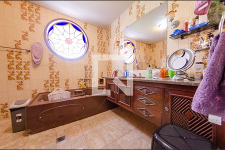 Casa à venda com 595m², 6 quartos e 4 vagasBanheiro 6