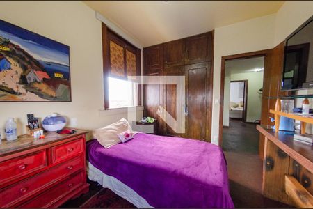 Casa à venda com 595m², 6 quartos e 4 vagasQuarto 4