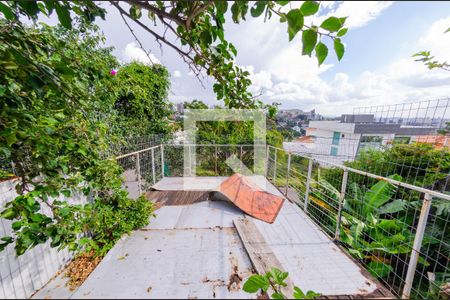 Casa à venda com 595m², 6 quartos e 4 vagasQuintal - Mirante