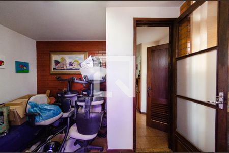 Casa à venda com 595m², 6 quartos e 4 vagasQuarto 1