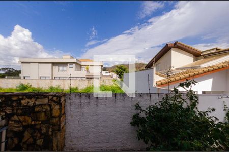 Casa à venda com 595m², 6 quartos e 4 vagasQuarto 2 - vista