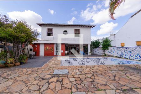 Casa à venda com 595m², 6 quartos e 4 vagasQuintal