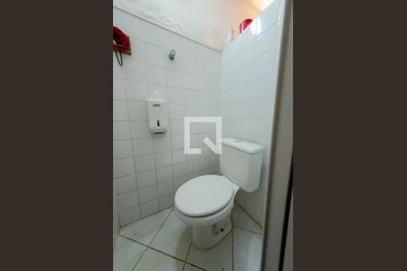 Casa à venda com 595m², 6 quartos e 4 vagasBanheiro 2