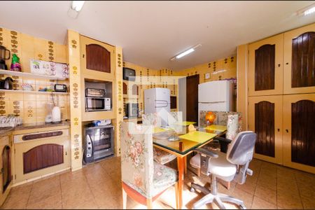 Casa à venda com 595m², 6 quartos e 4 vagasCozinha