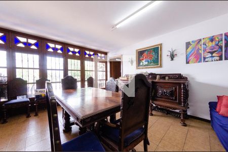 Casa à venda com 595m², 6 quartos e 4 vagasSala de jantar