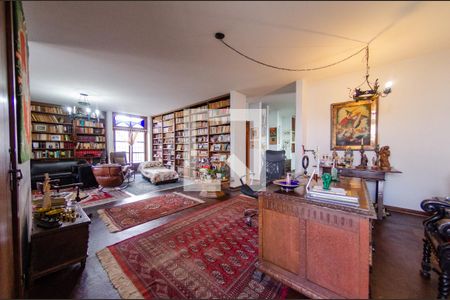 Casa à venda com 595m², 6 quartos e 4 vagasSala 5