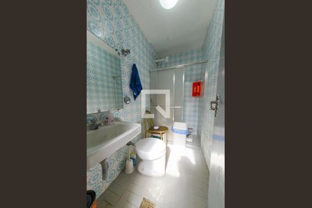 Casa à venda com 595m², 6 quartos e 4 vagasBanheiro de serviço