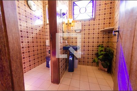 Casa à venda com 595m², 6 quartos e 4 vagasBanheiro 1