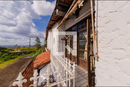 Casa à venda com 595m², 6 quartos e 4 vagasVaranda