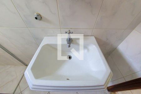 Casa à venda com 192m², 2 quartos e 2 vagasBanheiro