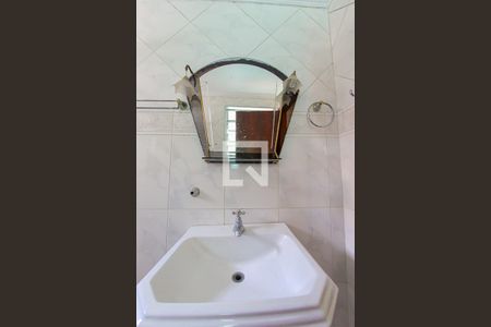 Casa à venda com 192m², 2 quartos e 2 vagasBanheiro