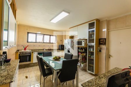 Apartamento à venda com 126m², 3 quartos e 3 vagasCozinha