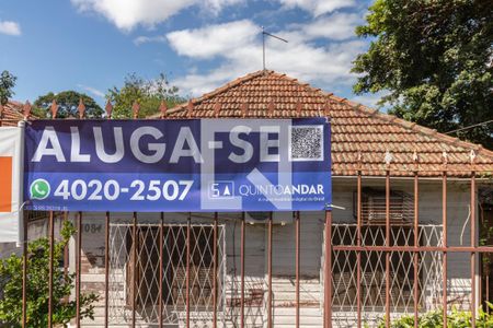 Casa à venda com 120m², 2 quartos e 2 vagas Casa à venda com 120m², 2 quartos e 2 vagasFachada
