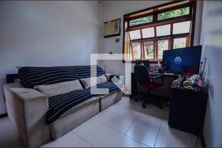 Casa à venda com 766m², 5 quartos e 8 vagas Casa à venda com 766m², 5 quartos e 8 vagasQuarto 3