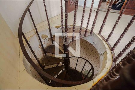 Casa à venda com 766m², 5 quartos e 8 vagas Casa à venda com 766m², 5 quartos e 8 vagasÁrea de Serviço