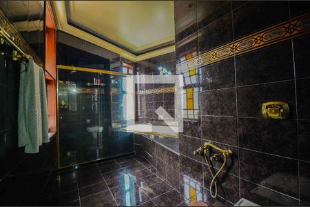 Casa à venda com 766m², 5 quartos e 8 vagas Casa à venda com 766m², 5 quartos e 8 vagasBanheiro da Suíte 1