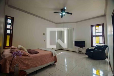 Casa à venda com 766m², 5 quartos e 8 vagas Casa à venda com 766m², 5 quartos e 8 vagasQuarto 1