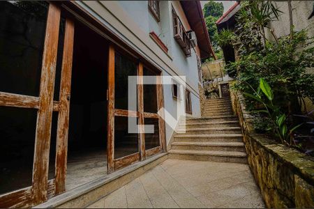 Casa à venda com 766m², 5 quartos e 8 vagas Casa à venda com 766m², 5 quartos e 8 vagasÁrea Externa