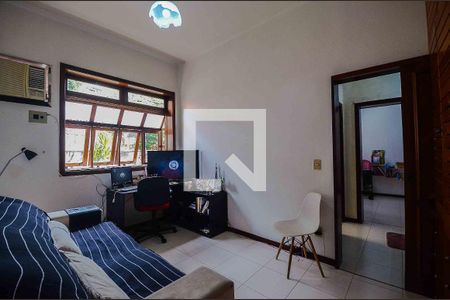 Casa à venda com 766m², 5 quartos e 8 vagas Casa à venda com 766m², 5 quartos e 8 vagasQuarto 3