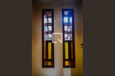 Casa à venda com 766m², 5 quartos e 8 vagas Casa à venda com 766m², 5 quartos e 8 vagasLavabo