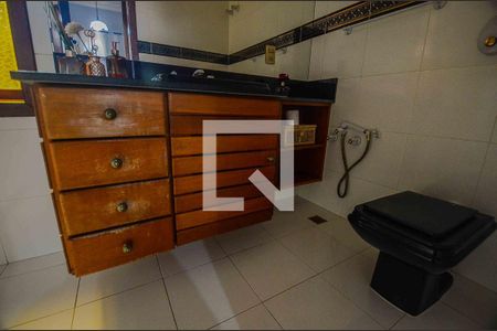 Casa à venda com 766m², 5 quartos e 8 vagas Casa à venda com 766m², 5 quartos e 8 vagasBanheiro da Suíte 4