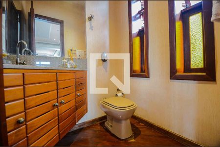 Casa à venda com 766m², 5 quartos e 8 vagas Casa à venda com 766m², 5 quartos e 8 vagasLavabo