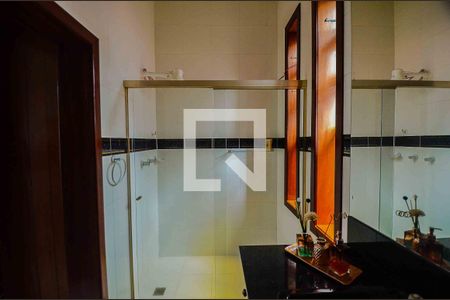 Casa à venda com 766m², 5 quartos e 8 vagas Casa à venda com 766m², 5 quartos e 8 vagasBanheiro da Suíte 4