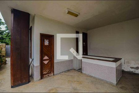 Casa à venda com 766m², 5 quartos e 8 vagas Casa à venda com 766m², 5 quartos e 8 vagasÁrea Externa