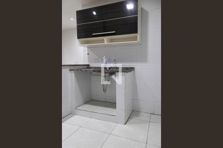 Cozinha  de casa de condomínio para alugar com 2 quartos, 58m² em Recreio dos Bandeirantes, Rio de Janeiro