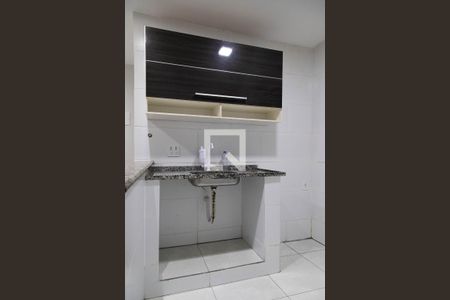 Cozinha  de casa de condomínio para alugar com 2 quartos, 58m² em Recreio dos Bandeirantes, Rio de Janeiro